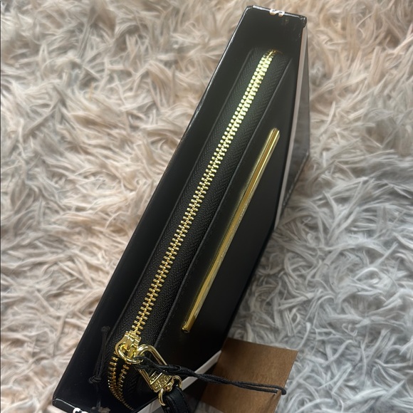 Steve Madden Black with Gold Zipper Wallet Wristlet - Picture 4 of 6